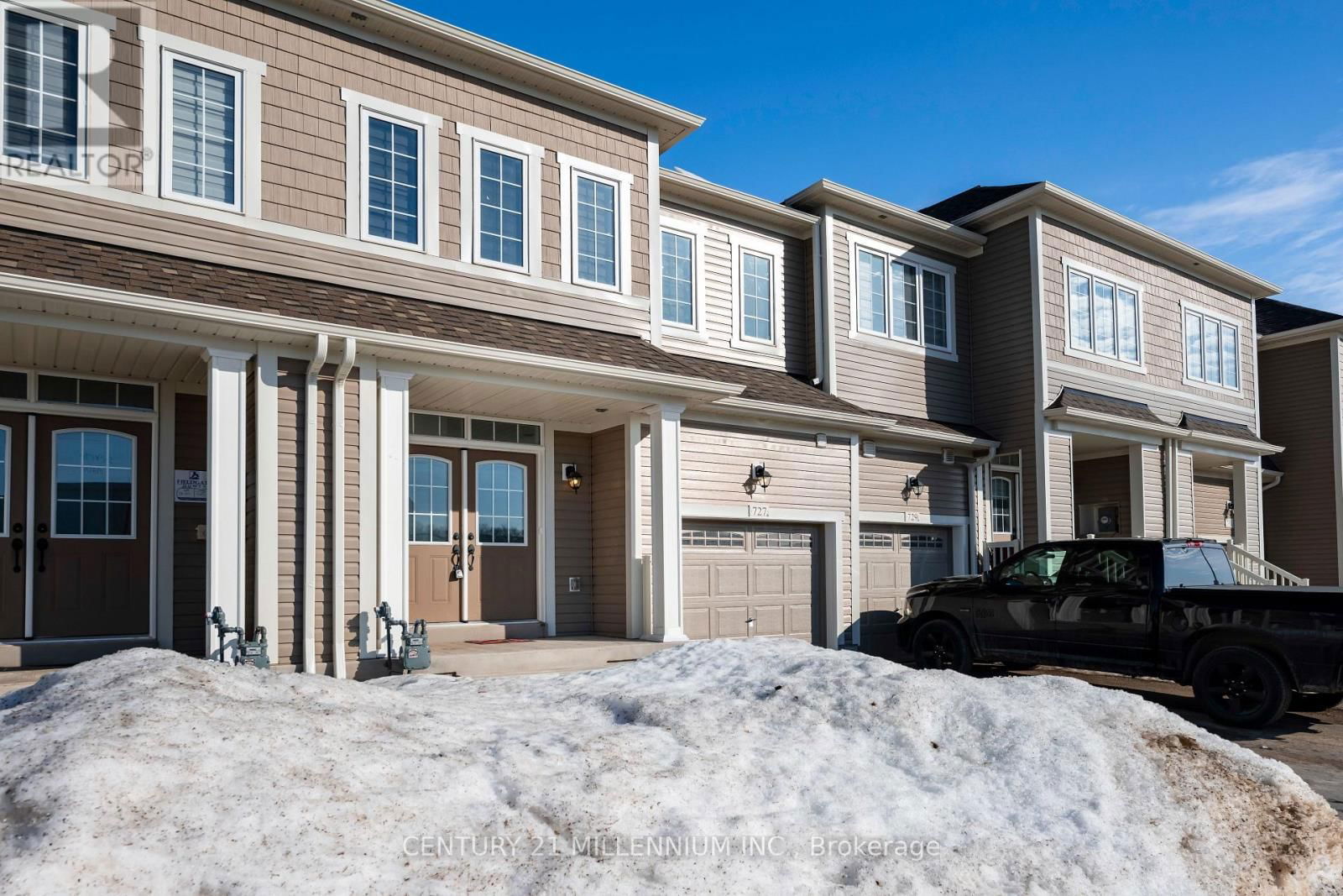 727 POTAWATOMI CRESCENT Image 2
