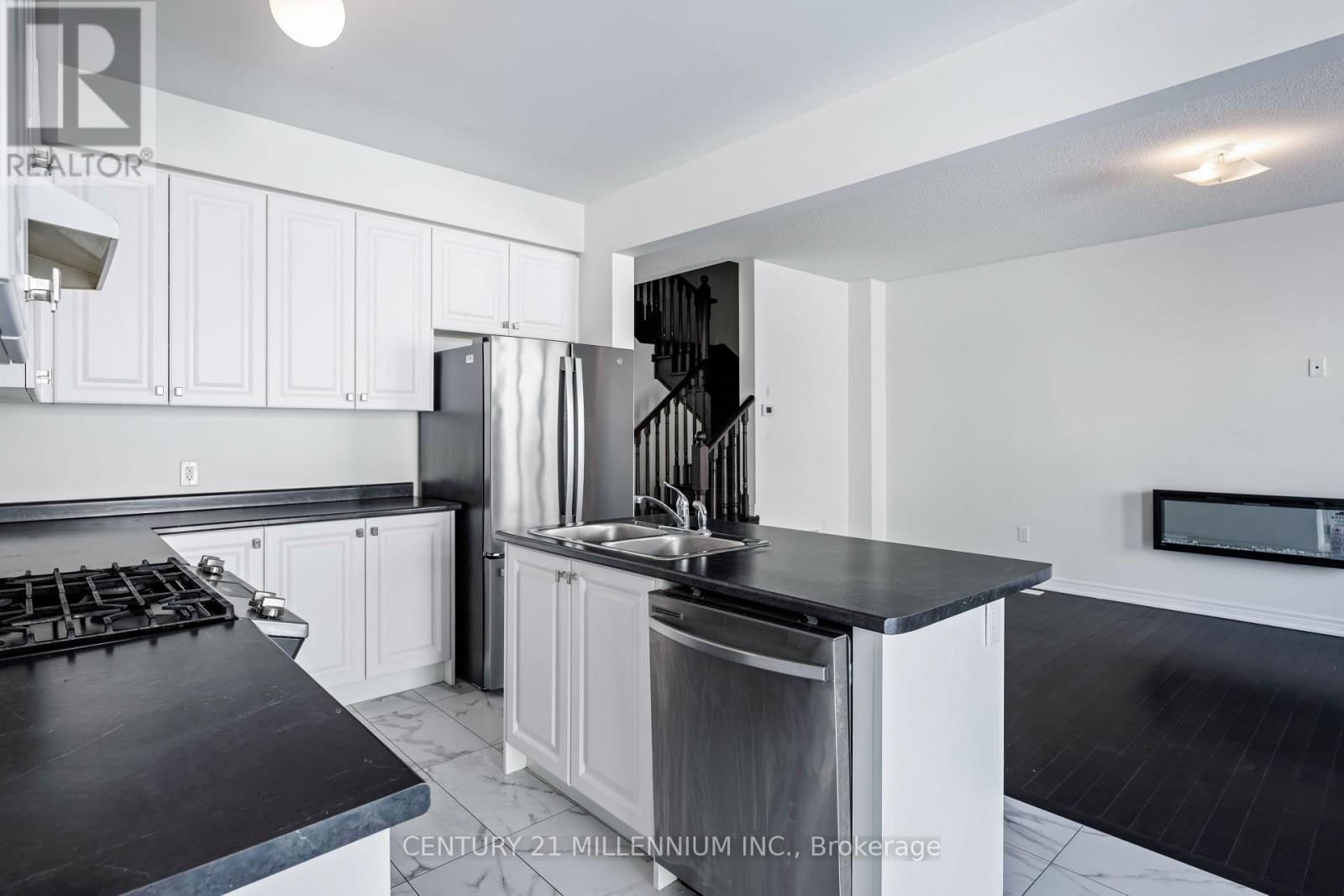 727 POTAWATOMI CRESCENT Image 20