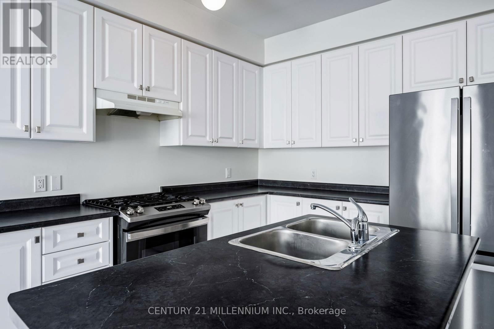 727 POTAWATOMI CRESCENT Image 21