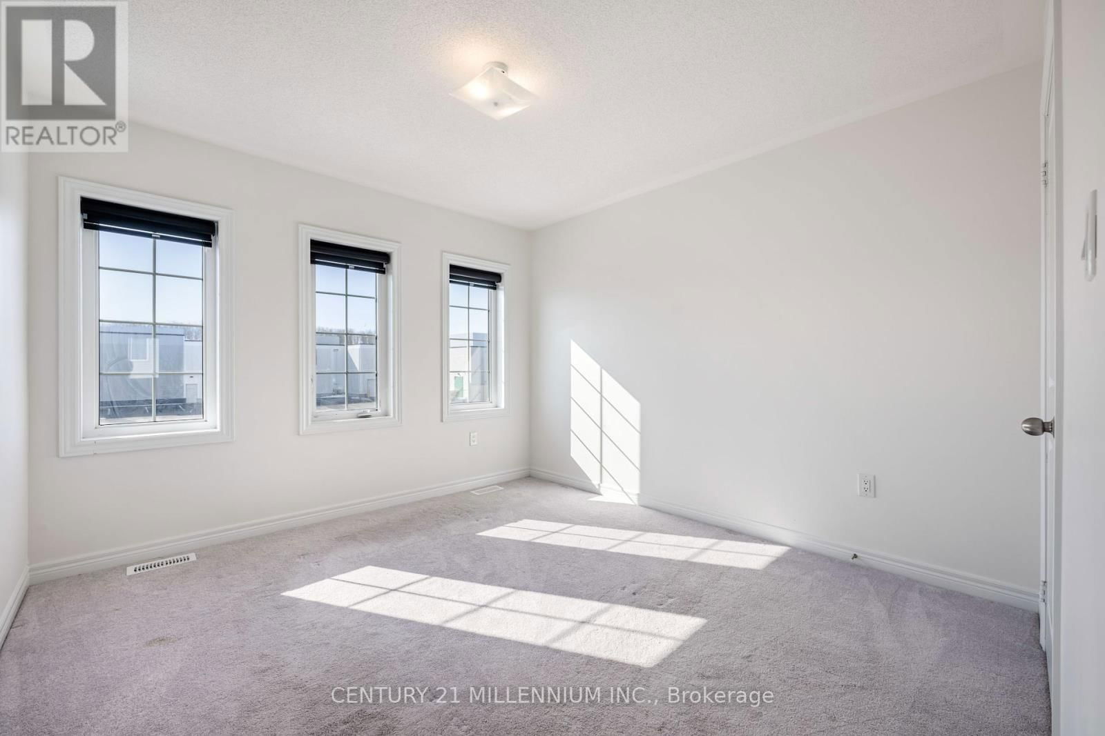 727 POTAWATOMI CRESCENT Image 25