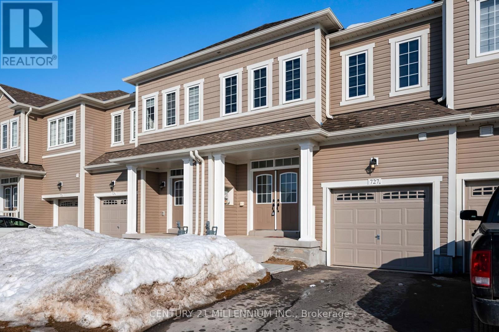 727 POTAWATOMI CRESCENT Image 3