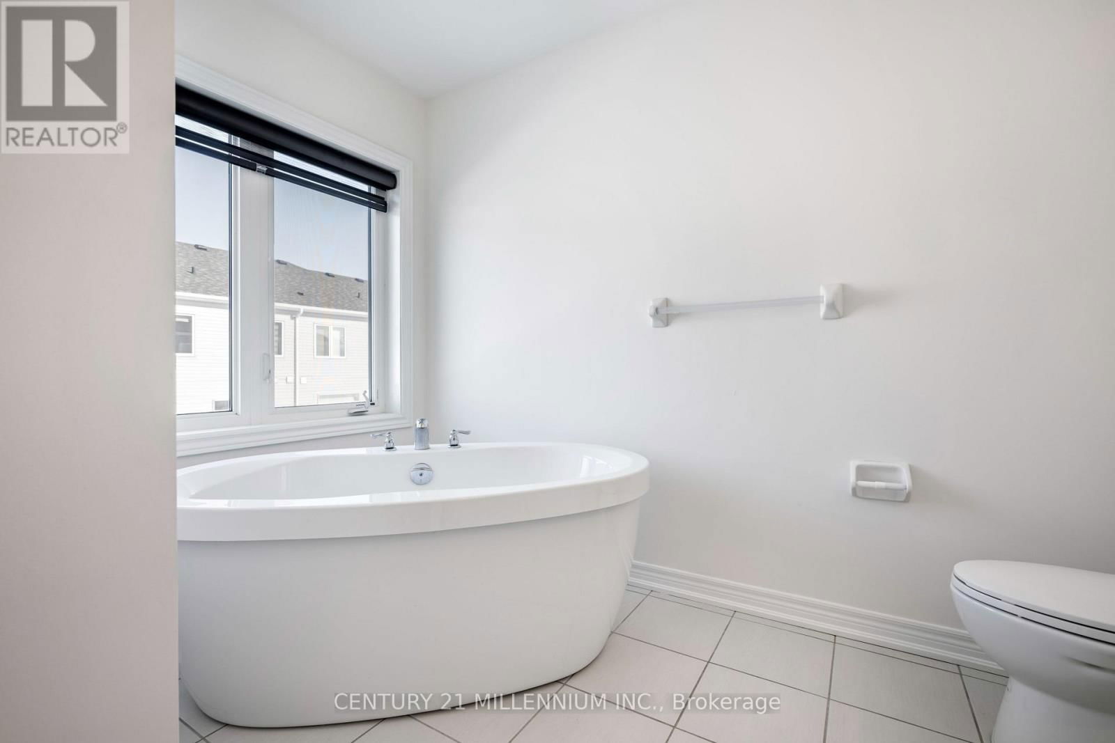 727 POTAWATOMI CRESCENT Image 38
