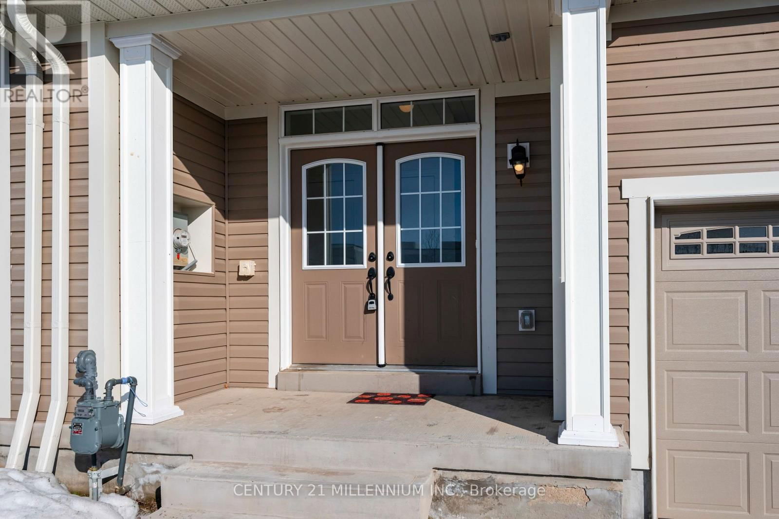 727 POTAWATOMI CRESCENT Image 4