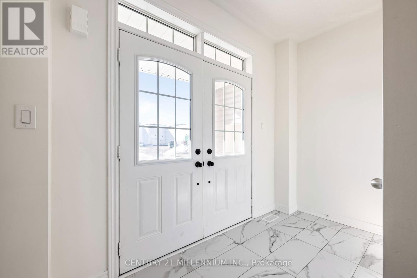 727 POTAWATOMI CRESCENT Image 5