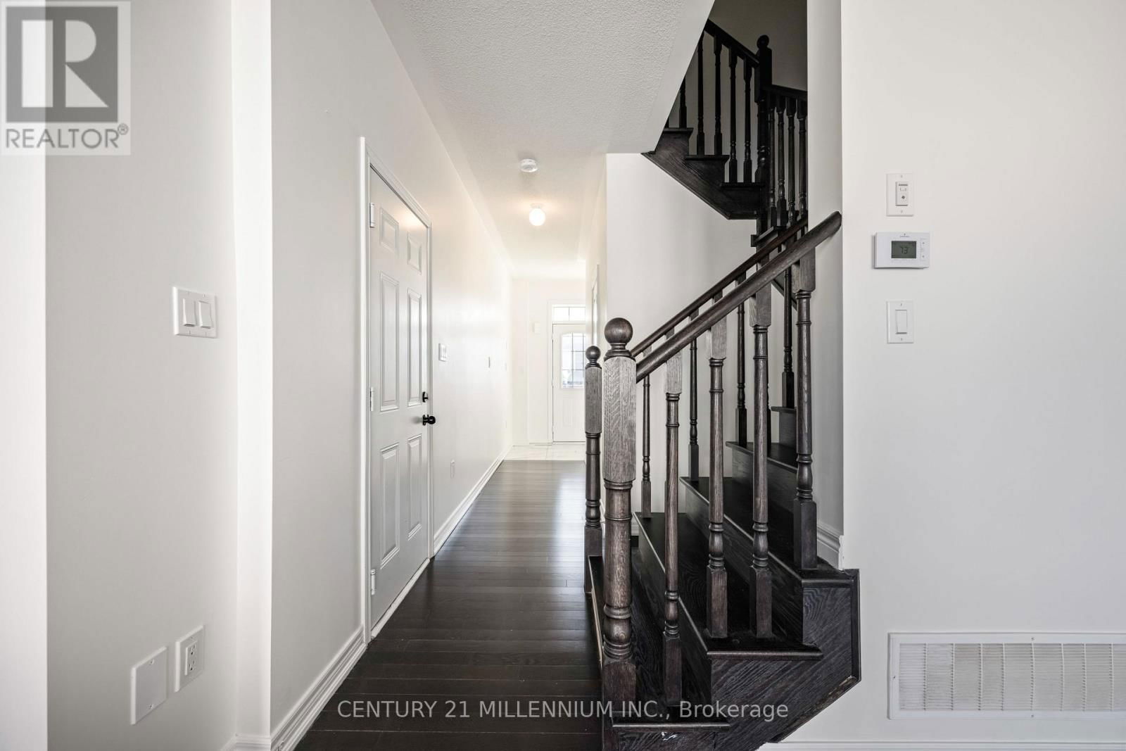 727 POTAWATOMI CRESCENT Image 7