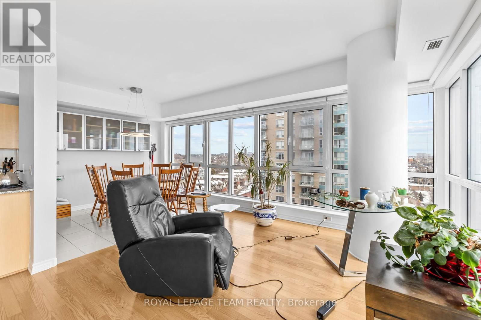 1002 - 70 LANDRY STREET Image 9