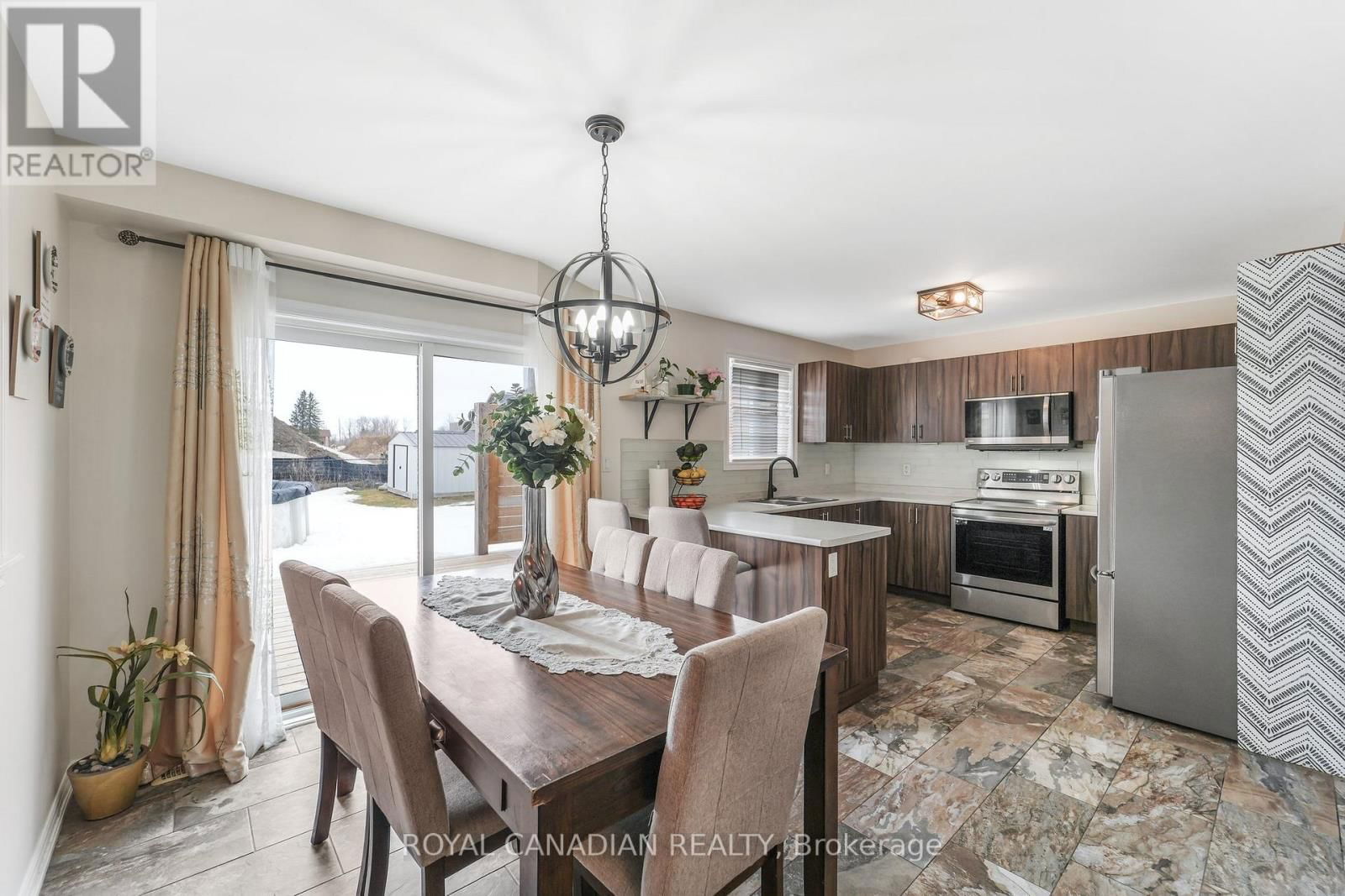 26 LORDS DRIVE Image 14