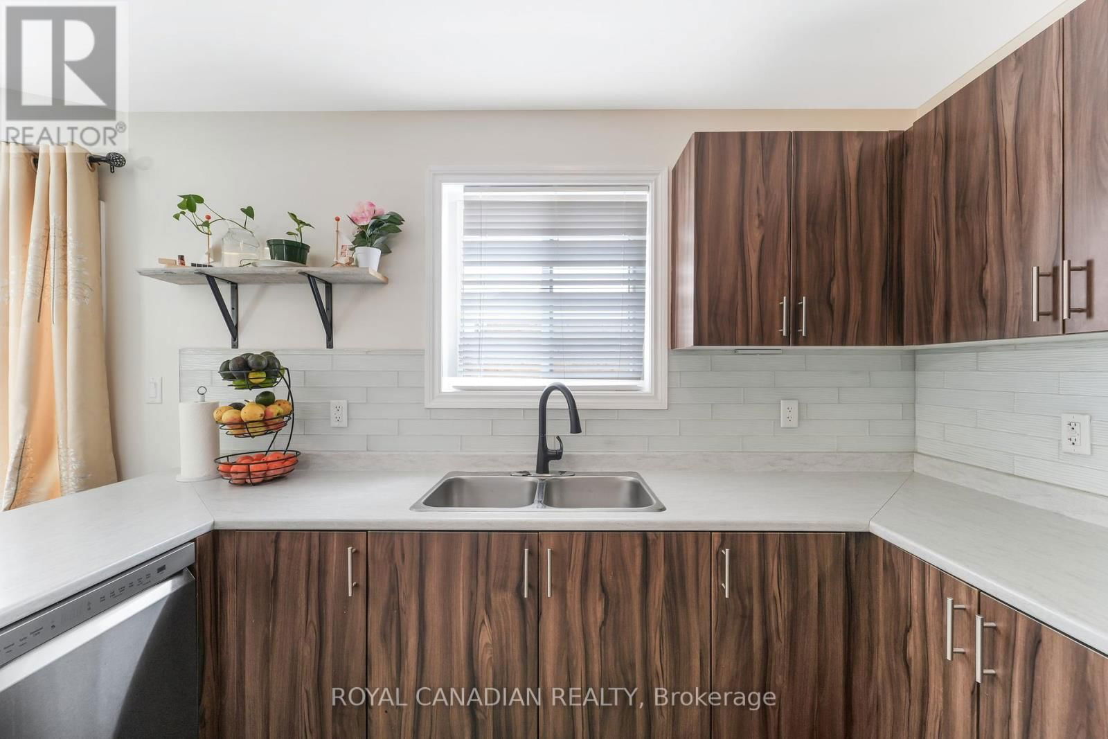 26 LORDS DRIVE Image 19