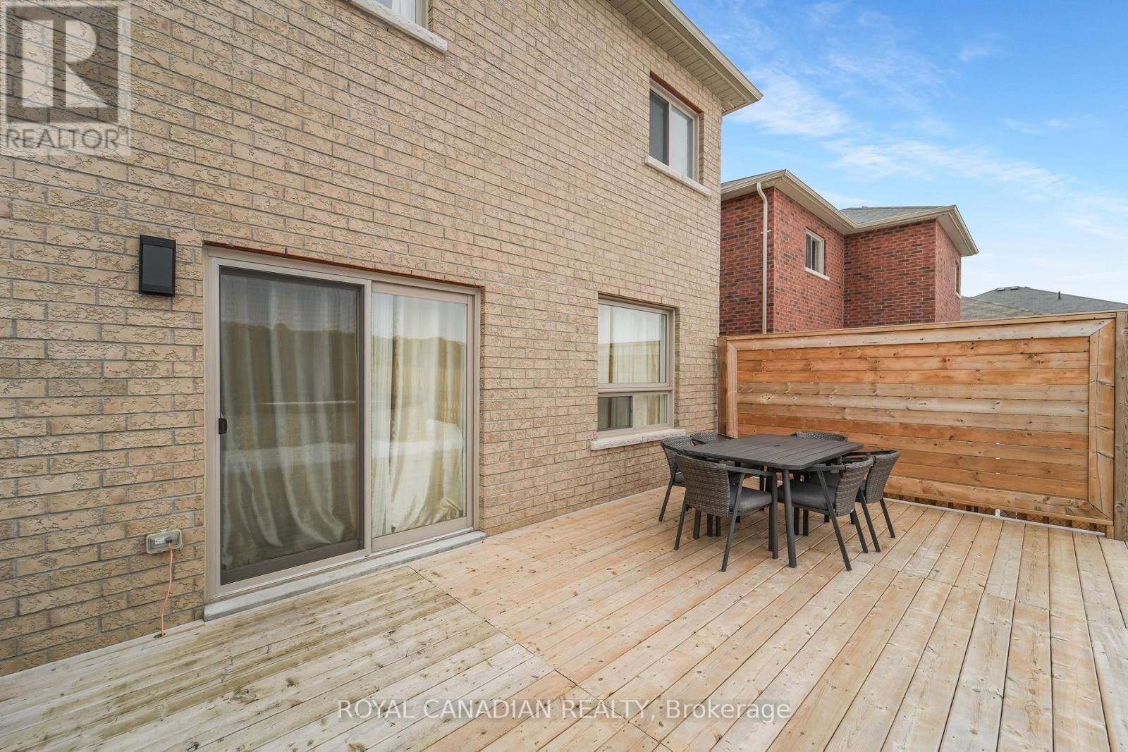 26 LORDS DRIVE Image 36