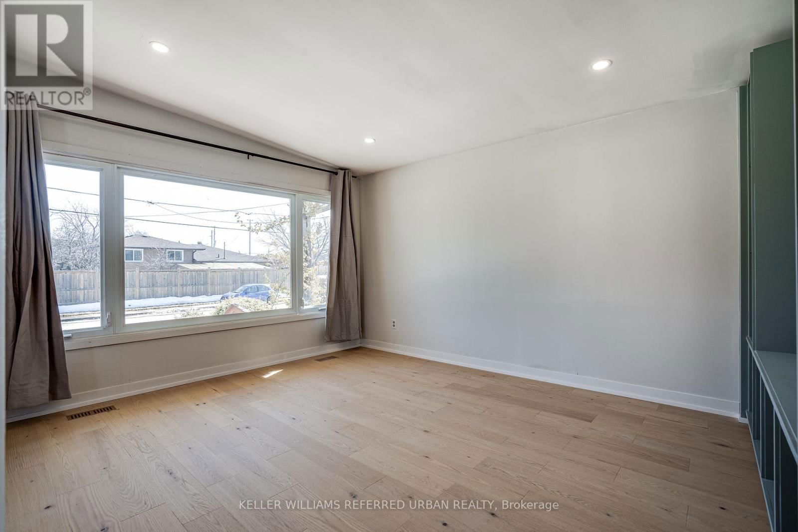60 FIELDING CRESCENT Image 21