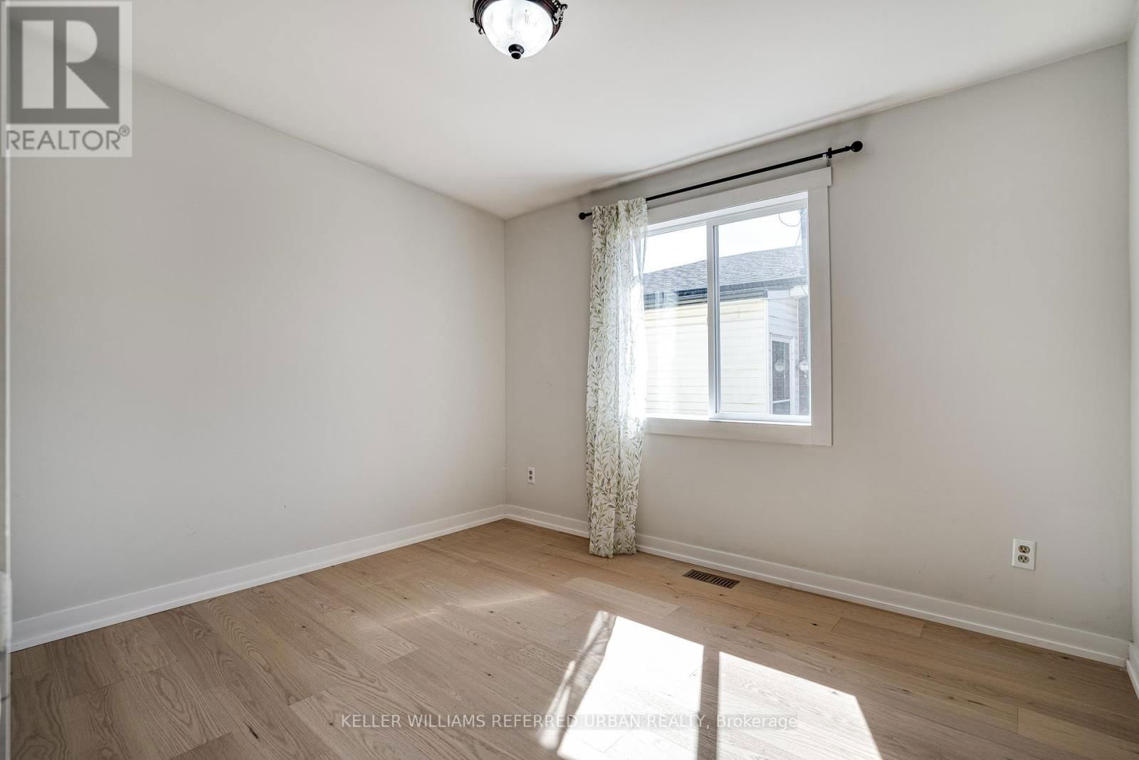 60 FIELDING CRESCENT Image 23