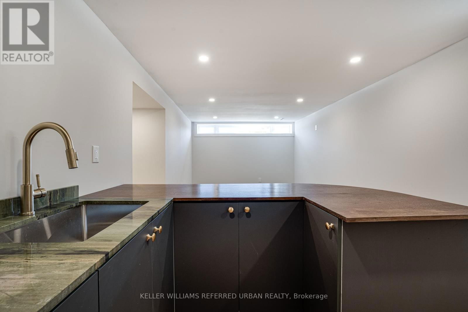 60 FIELDING CRESCENT Image 31