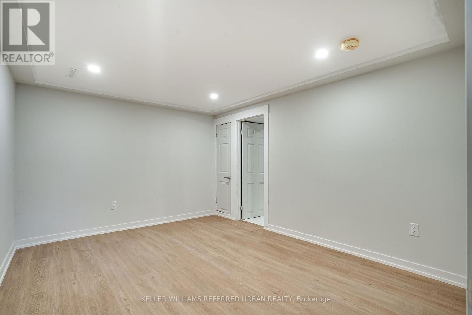 60 FIELDING CRESCENT Image 32