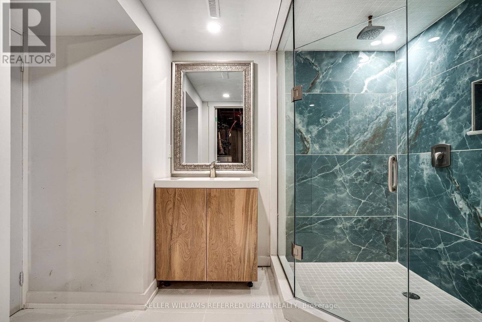 60 FIELDING CRESCENT Image 36