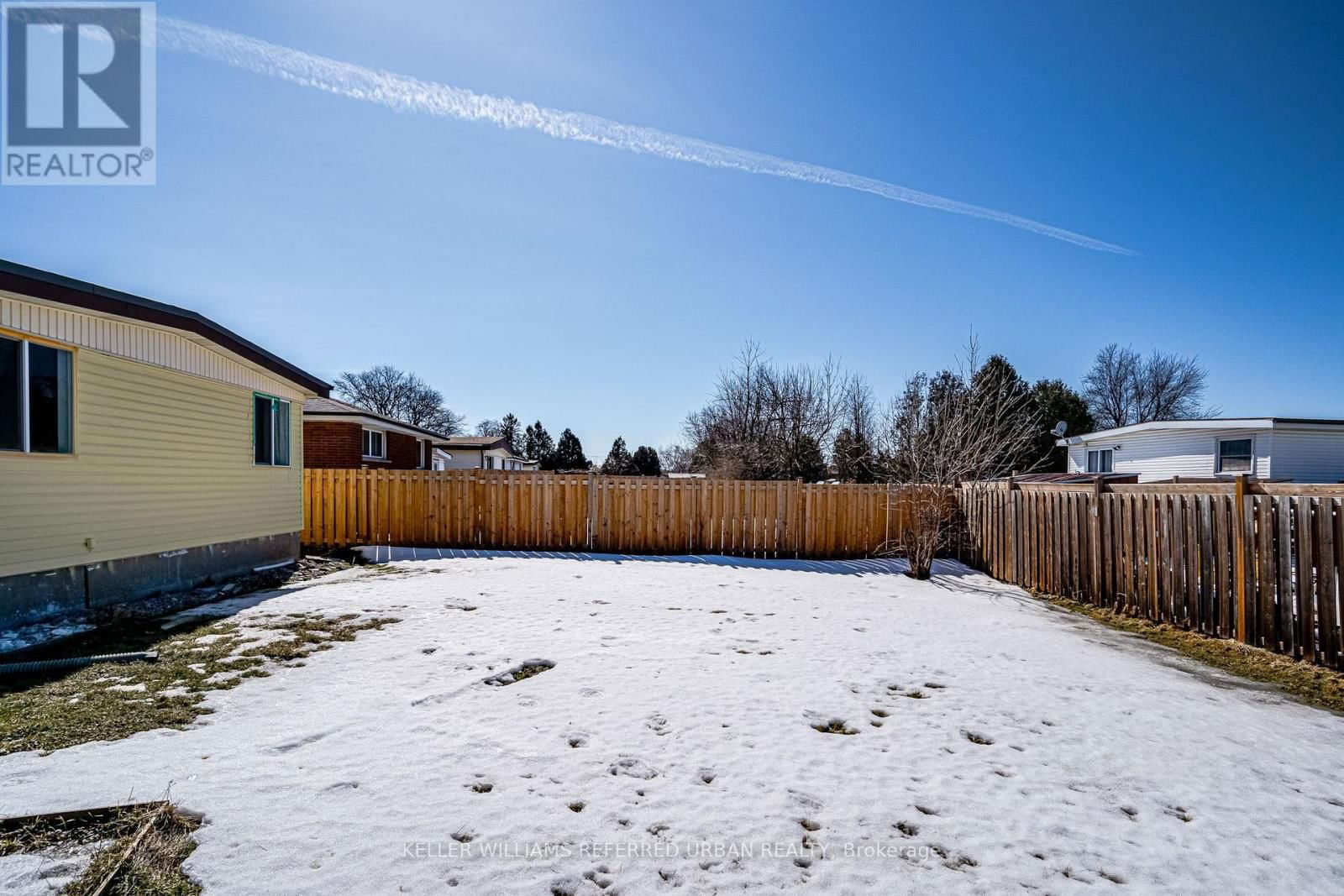 60 FIELDING CRESCENT Image 39