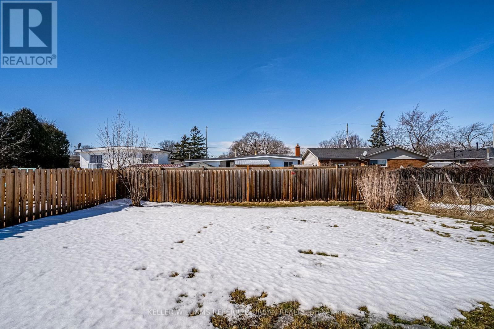 60 FIELDING CRESCENT Image 40