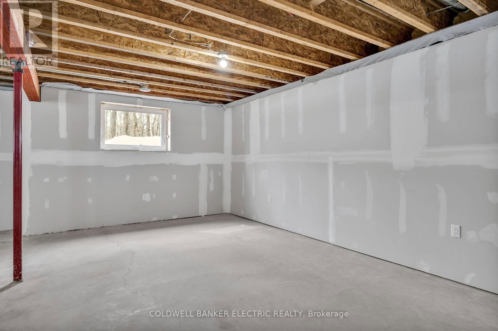50 MAPLE ROAD Image 20