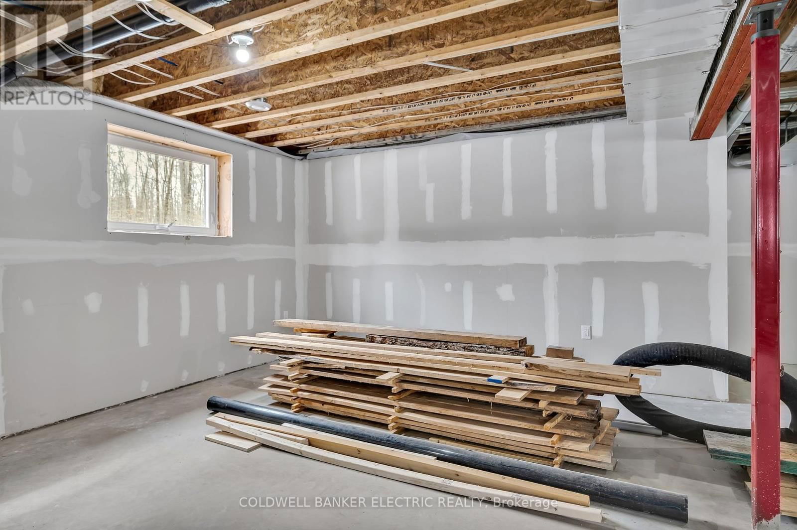 50 MAPLE ROAD Image 22