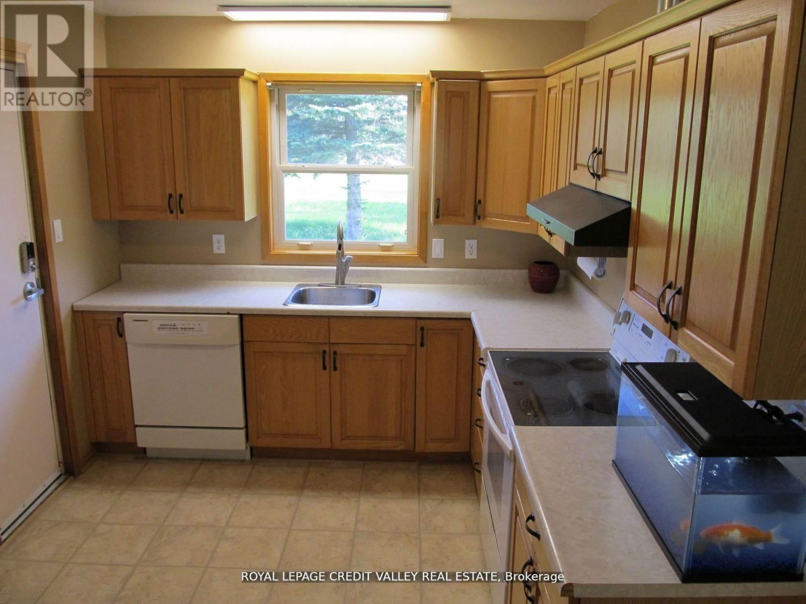 476345 3RD LINE Image 28