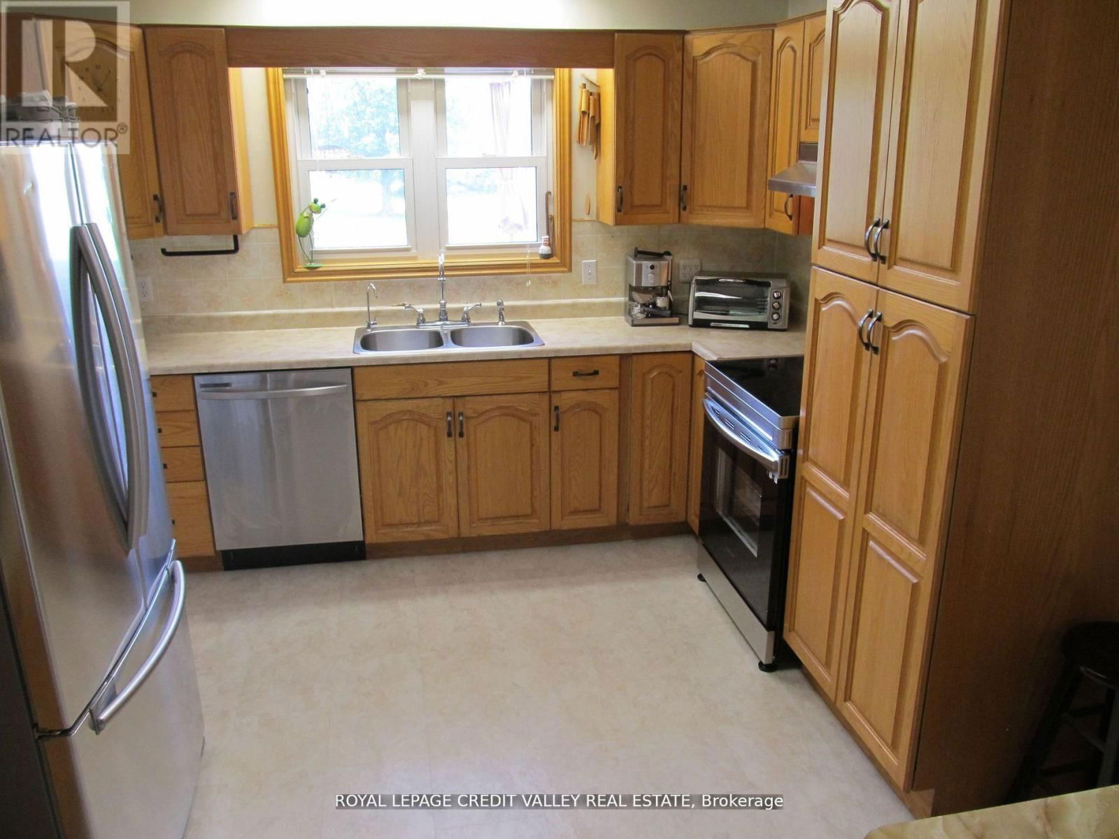 476345 3RD LINE Image 30