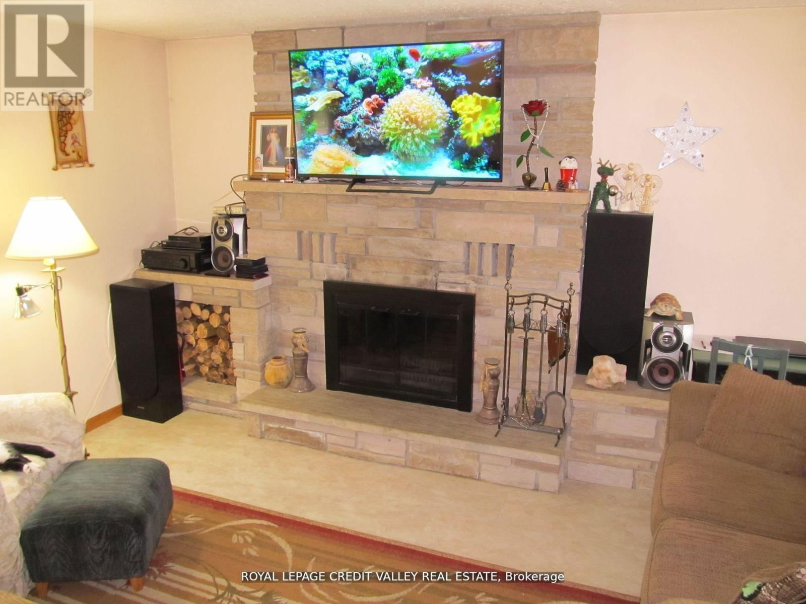 476345 3RD LINE Image 32