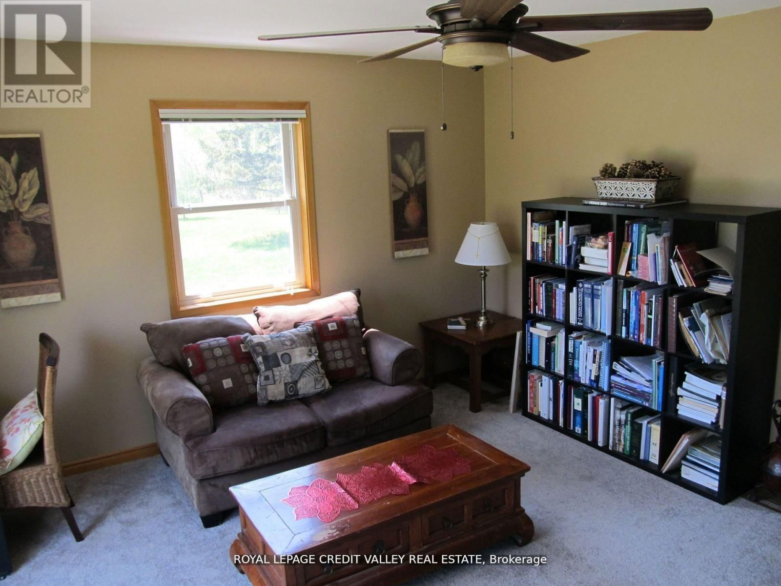 476345 3RD LINE Image 38