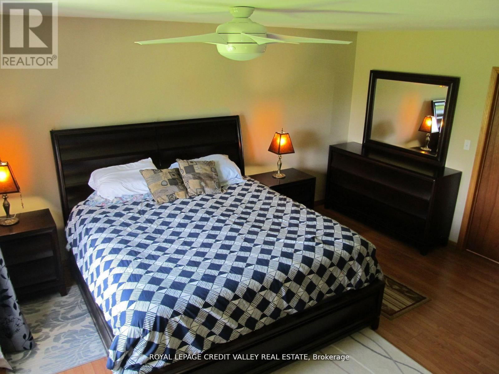 476345 3RD LINE Image 42