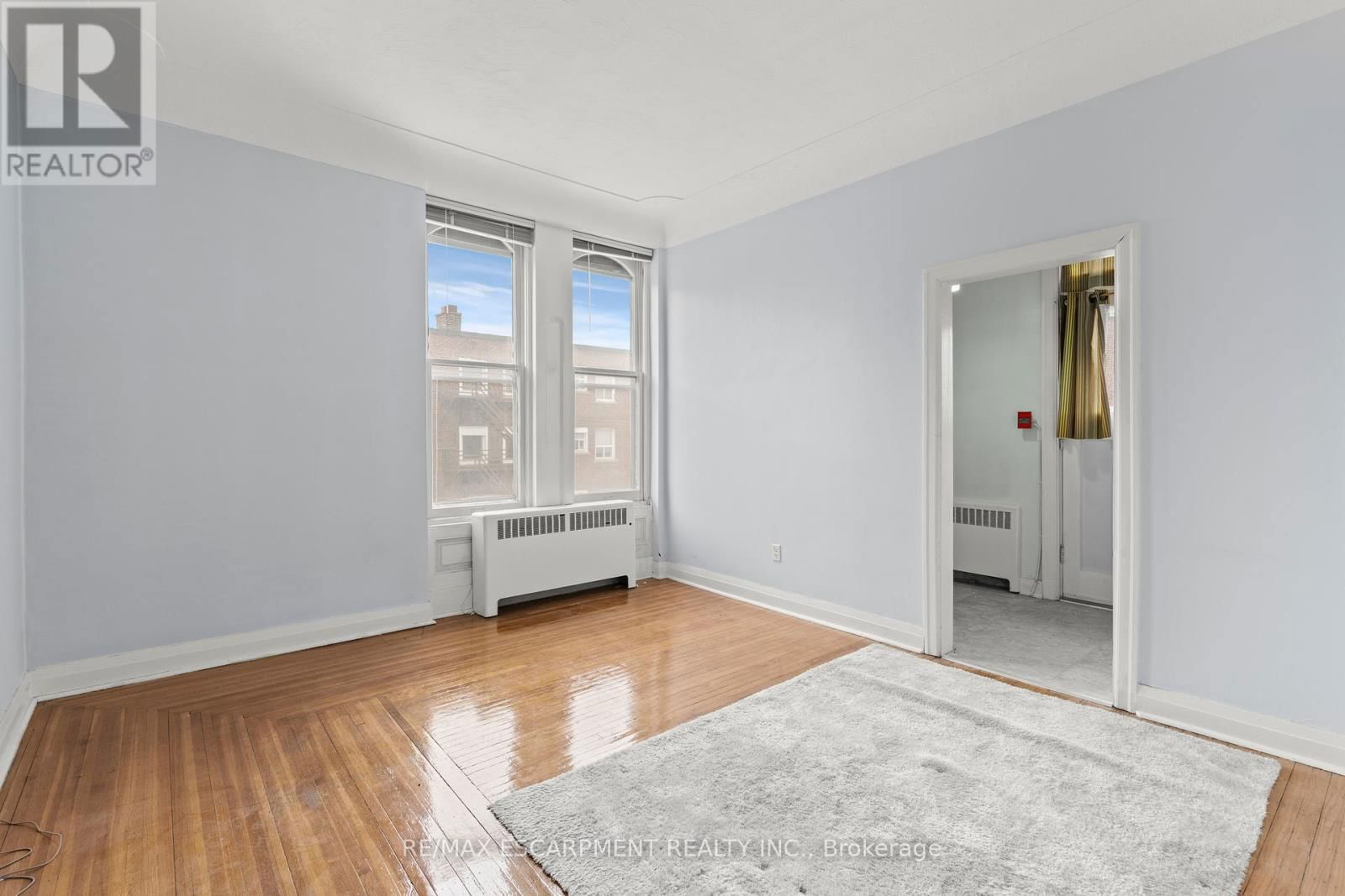 17 WEBBER AVENUE Image 15