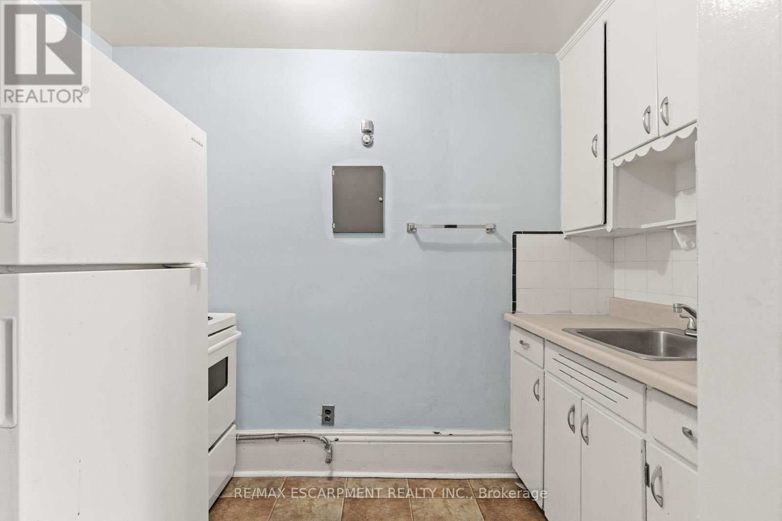 17 WEBBER AVENUE Image 21