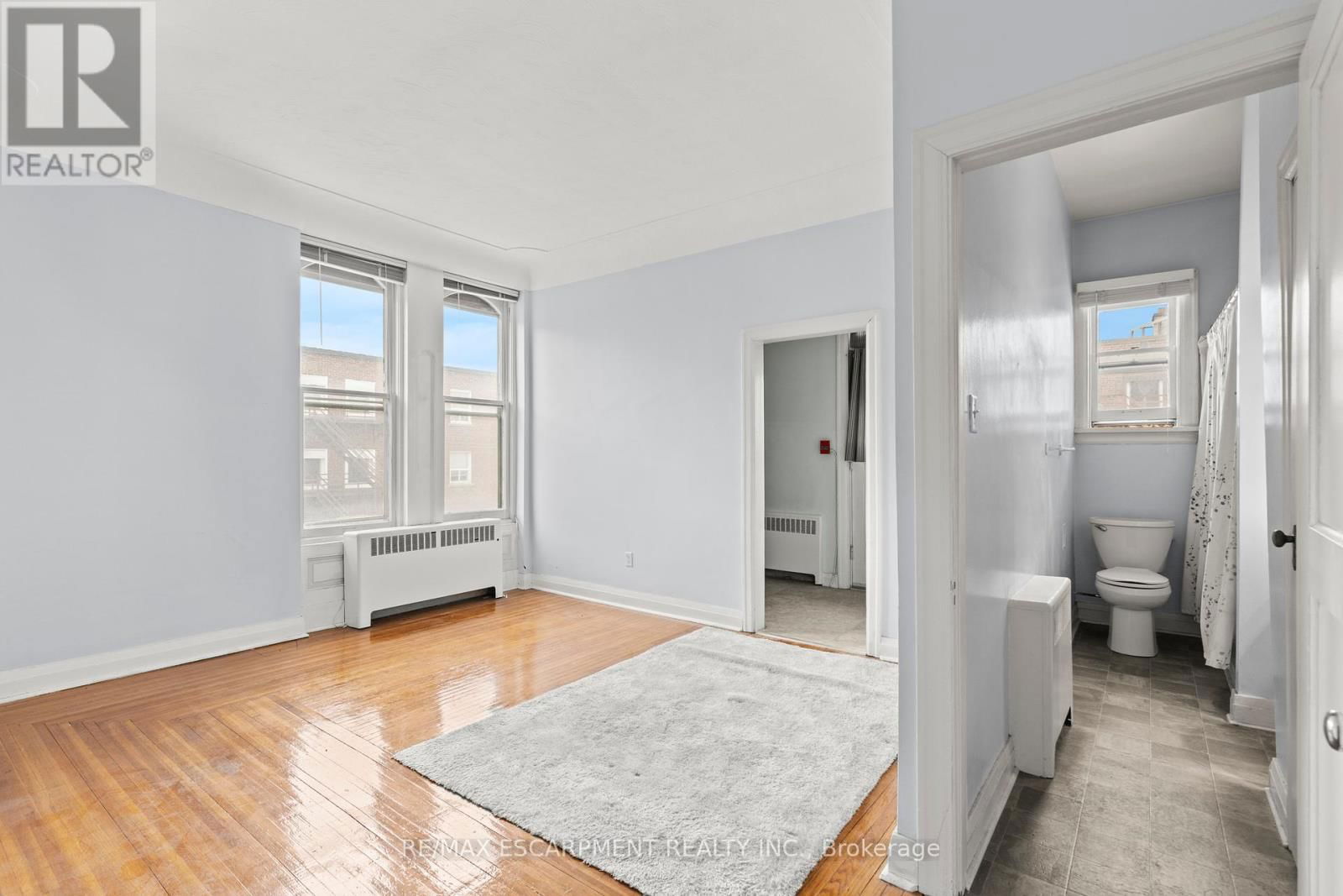 17 WEBBER AVENUE Image 24