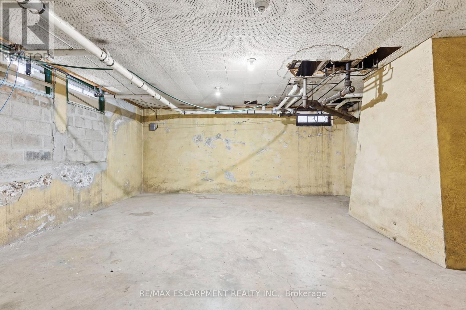 17 WEBBER AVENUE Image 29