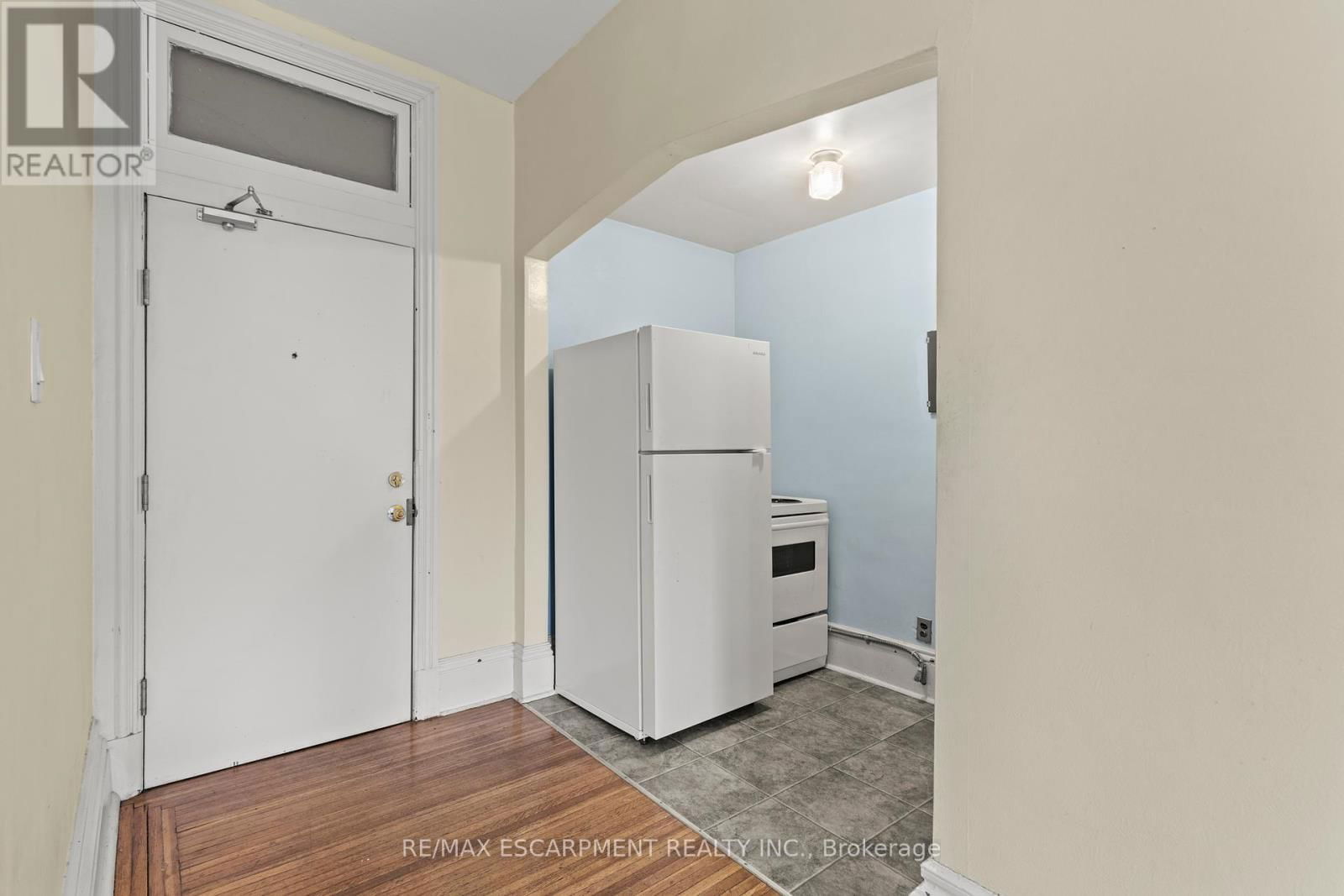 17 WEBBER AVENUE Image 31