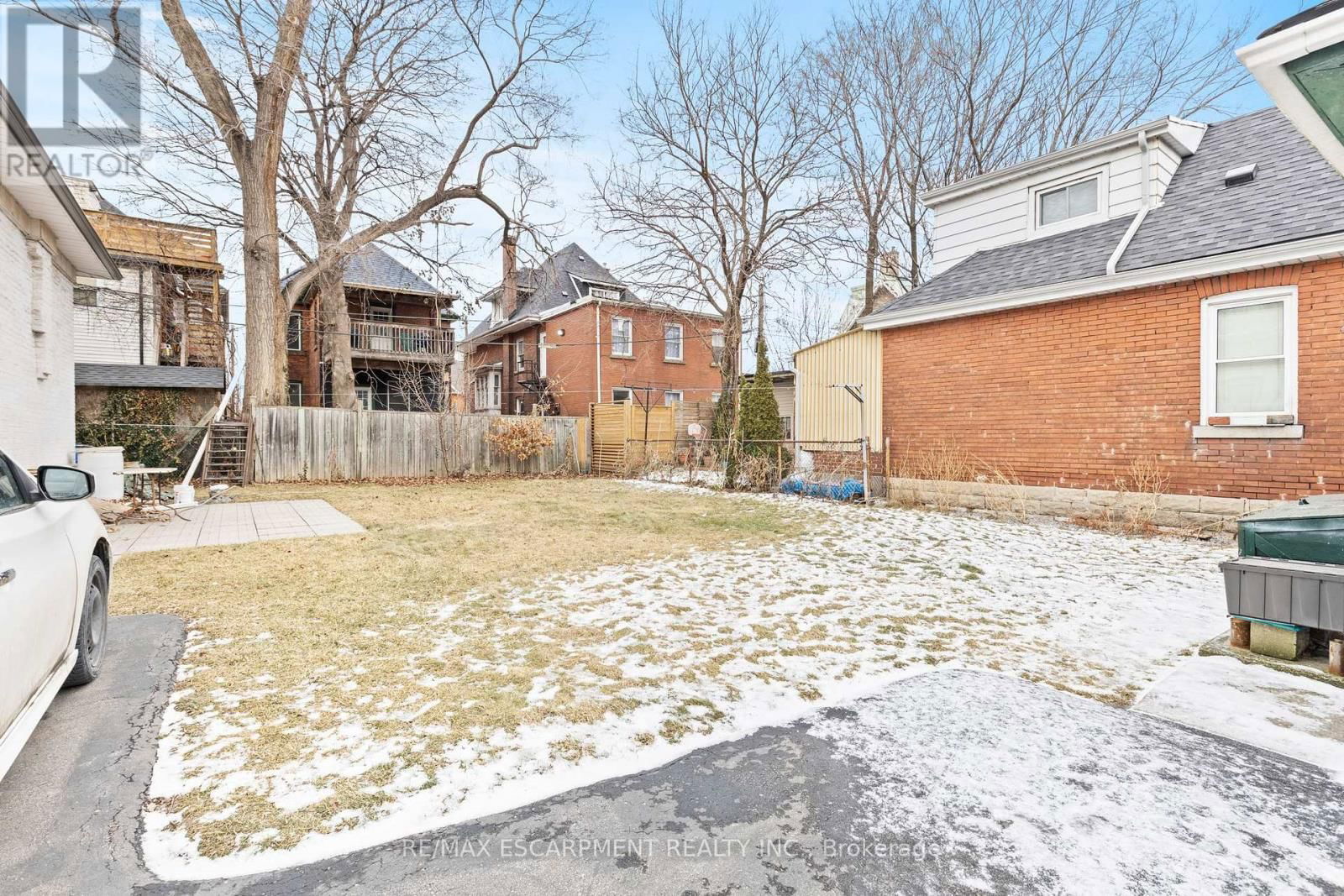 17 WEBBER AVENUE Image 33