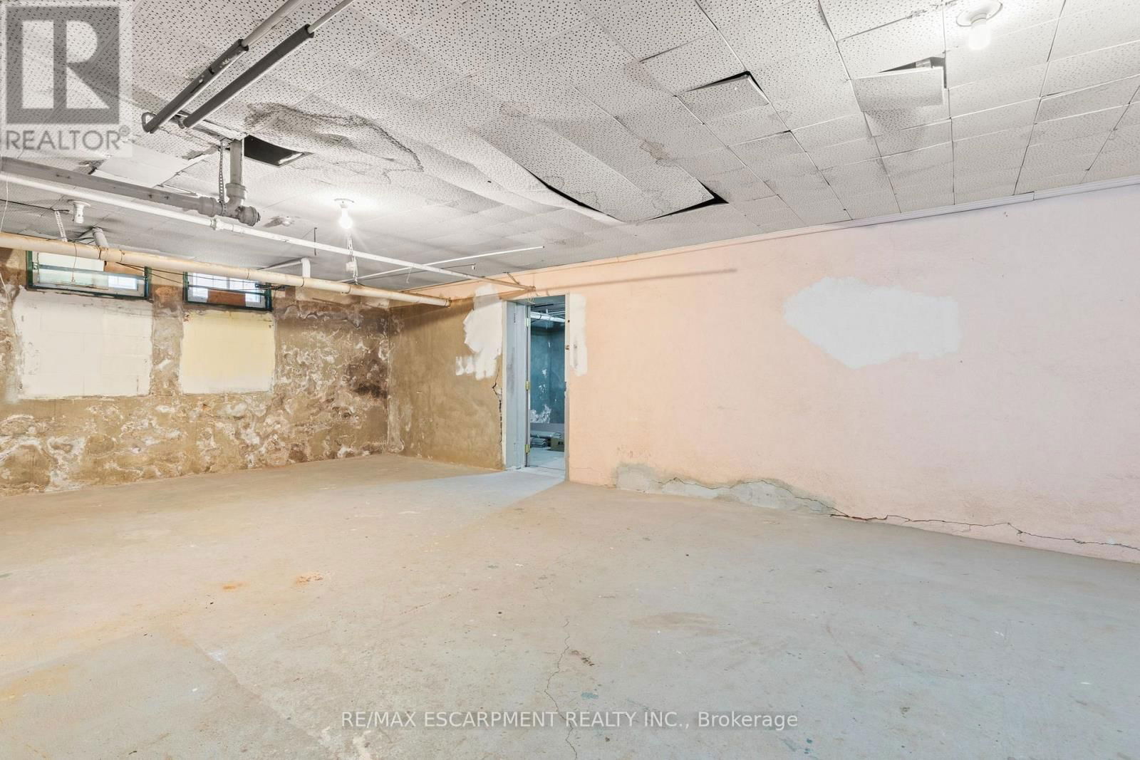 17 WEBBER AVENUE Image 43