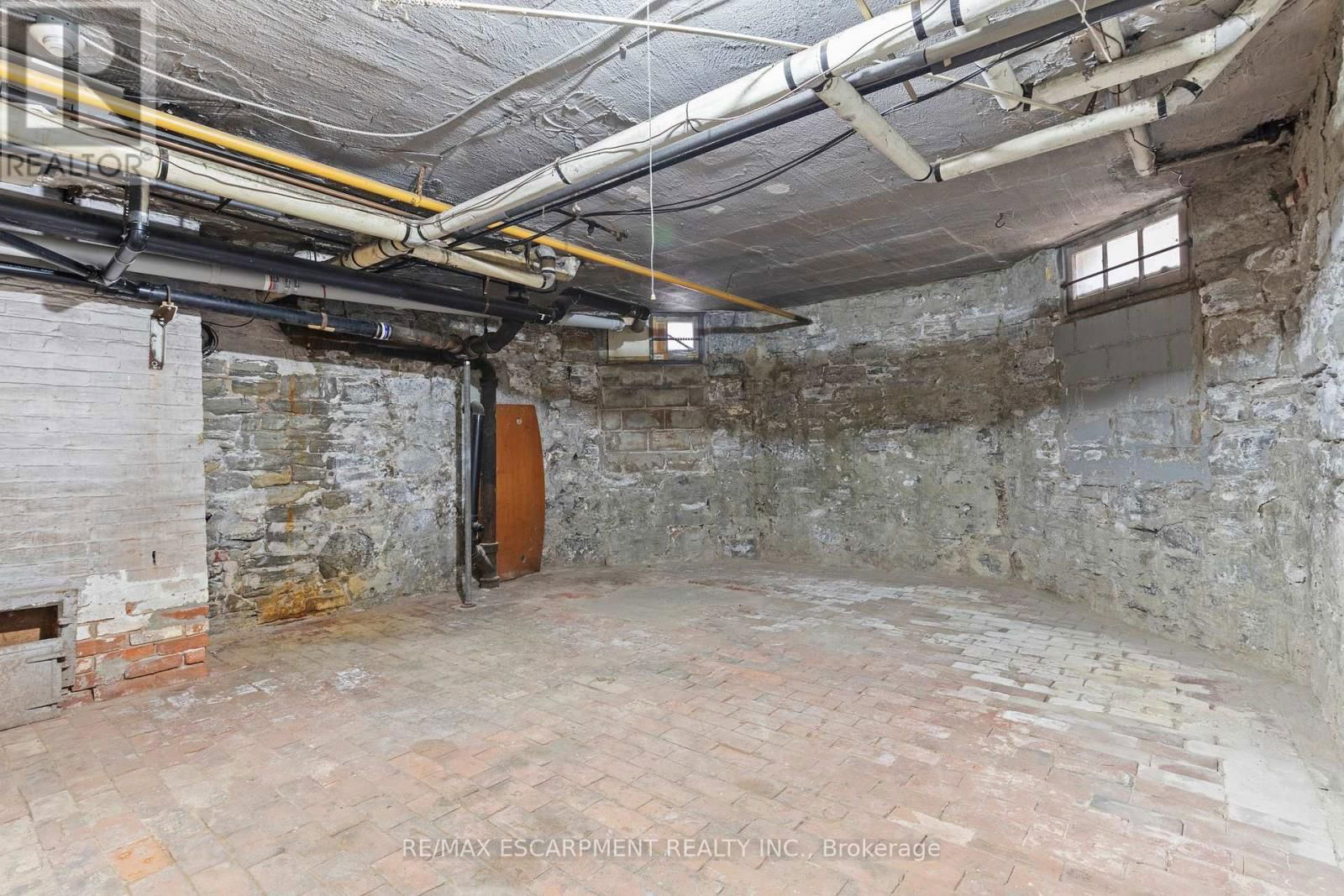 17 WEBBER AVENUE Image 46