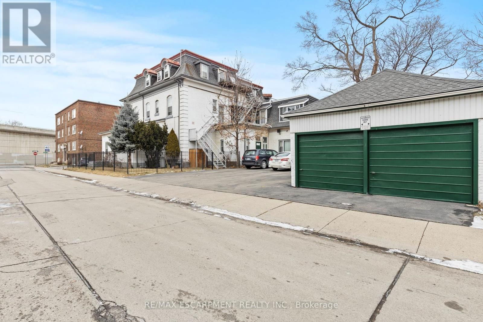 17 WEBBER AVENUE Image 8