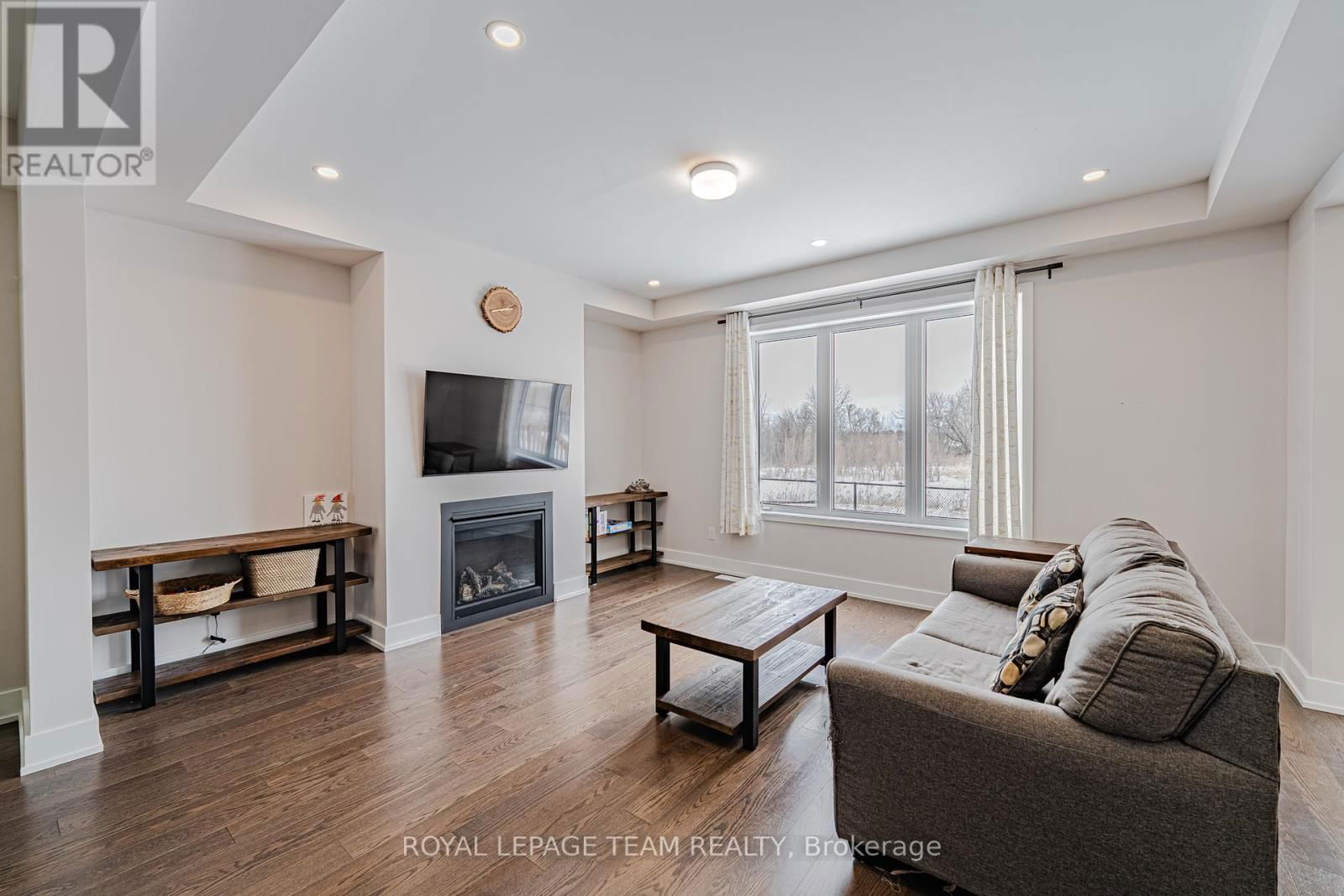 863 MOONRISE TERRACE Image 18