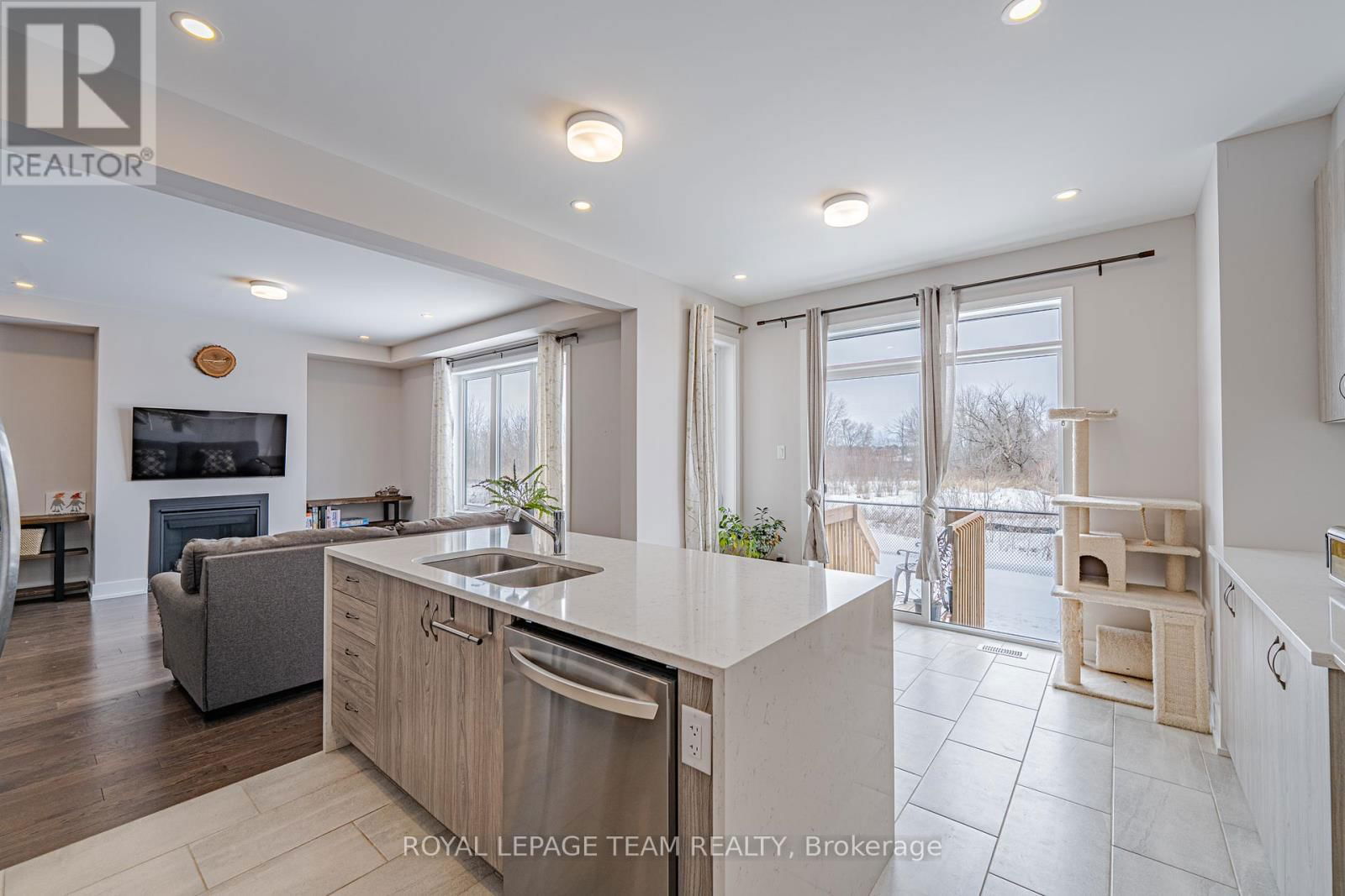 863 MOONRISE TERRACE Image 20