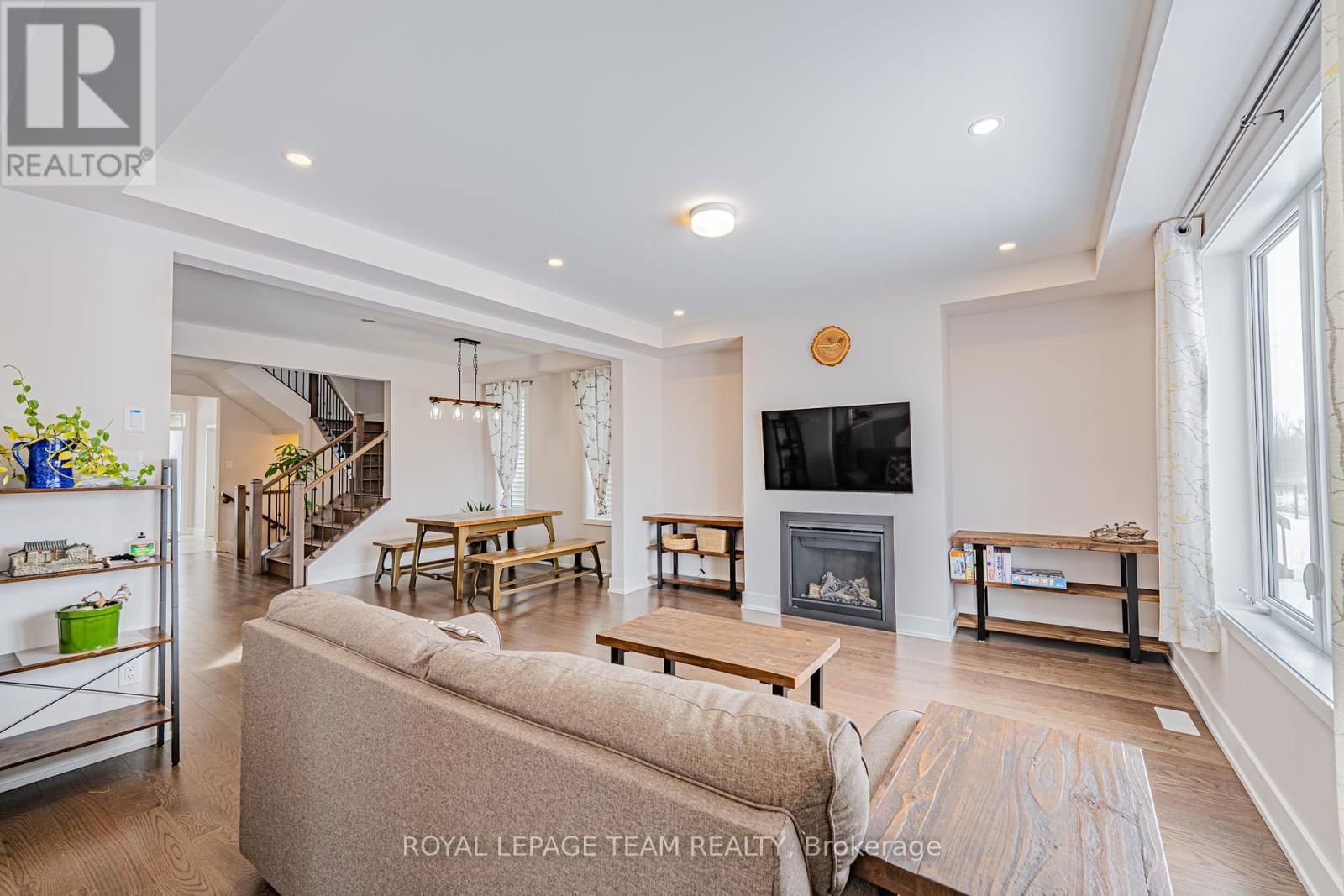 863 MOONRISE TERRACE Image 22