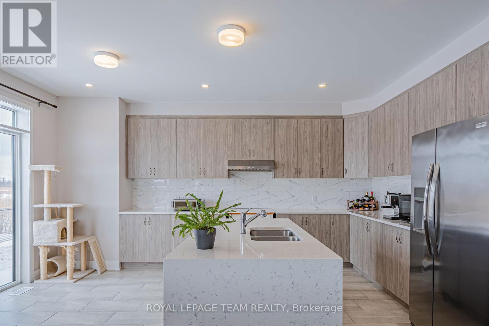 863 MOONRISE TERRACE Image 23