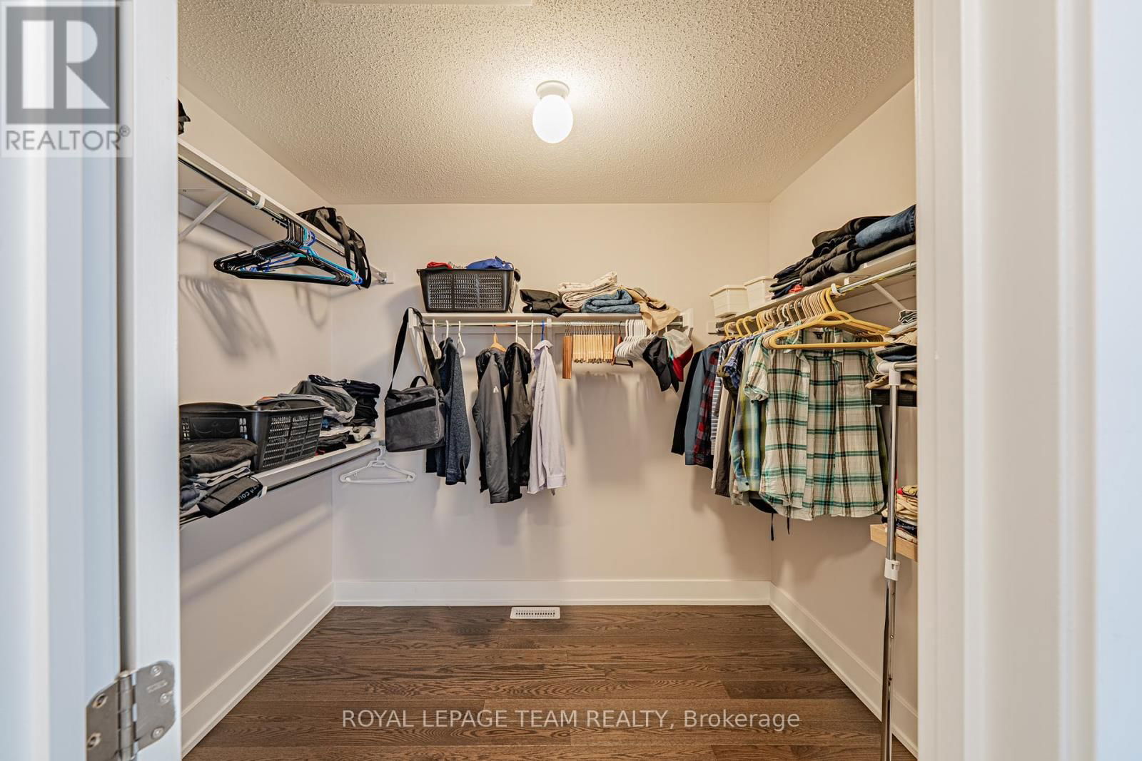 863 MOONRISE TERRACE Image 31