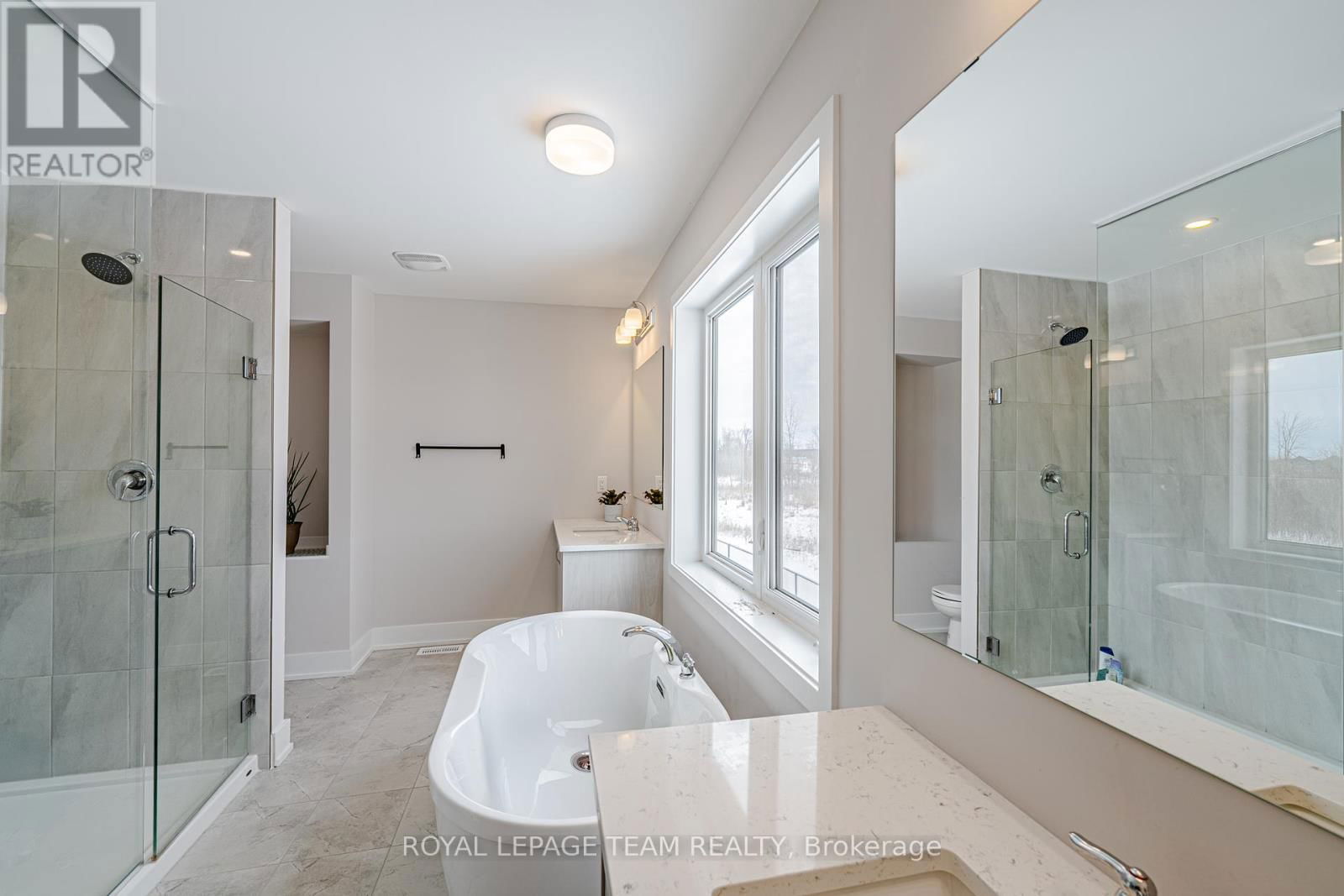 863 MOONRISE TERRACE Image 32
