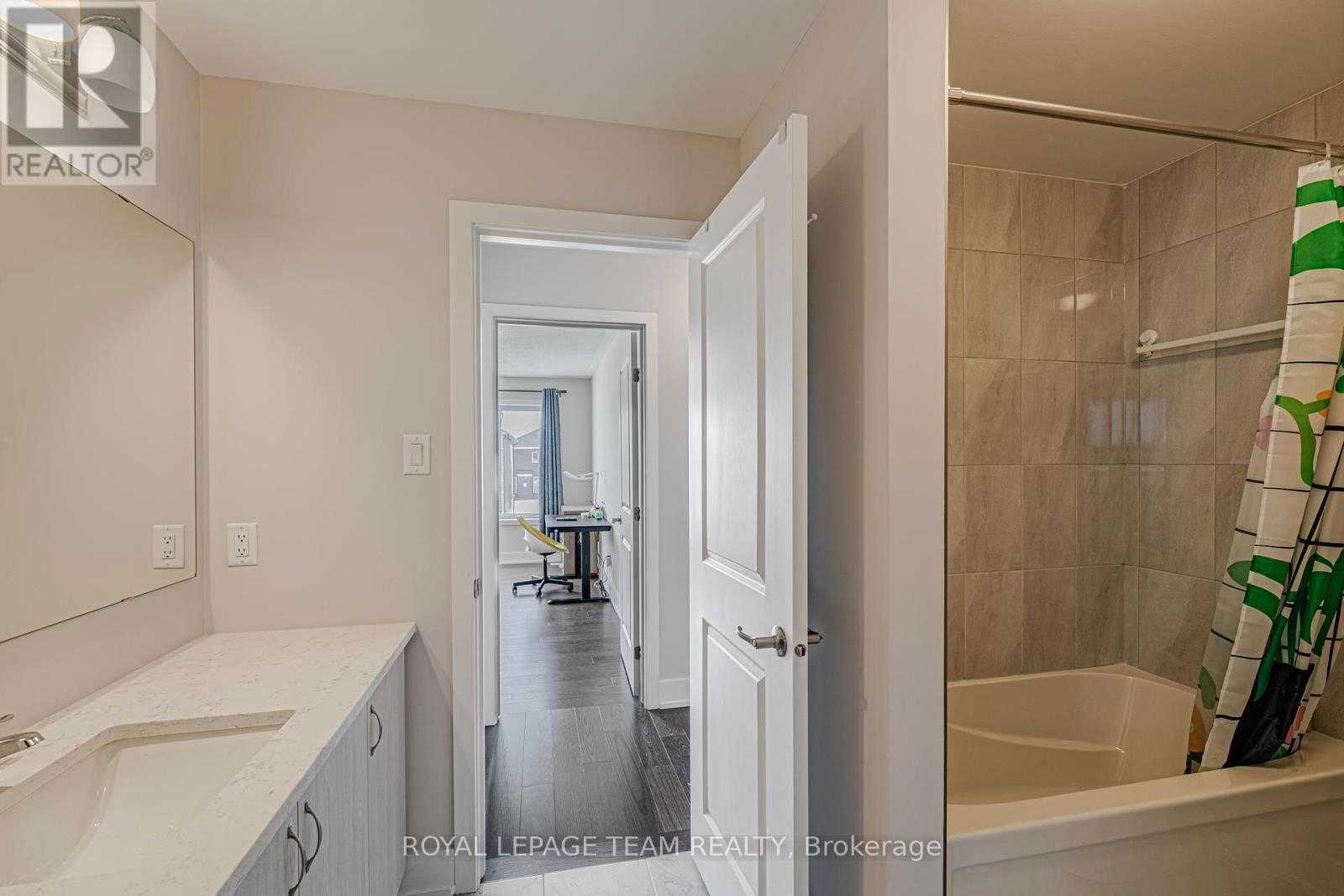 863 MOONRISE TERRACE Image 36