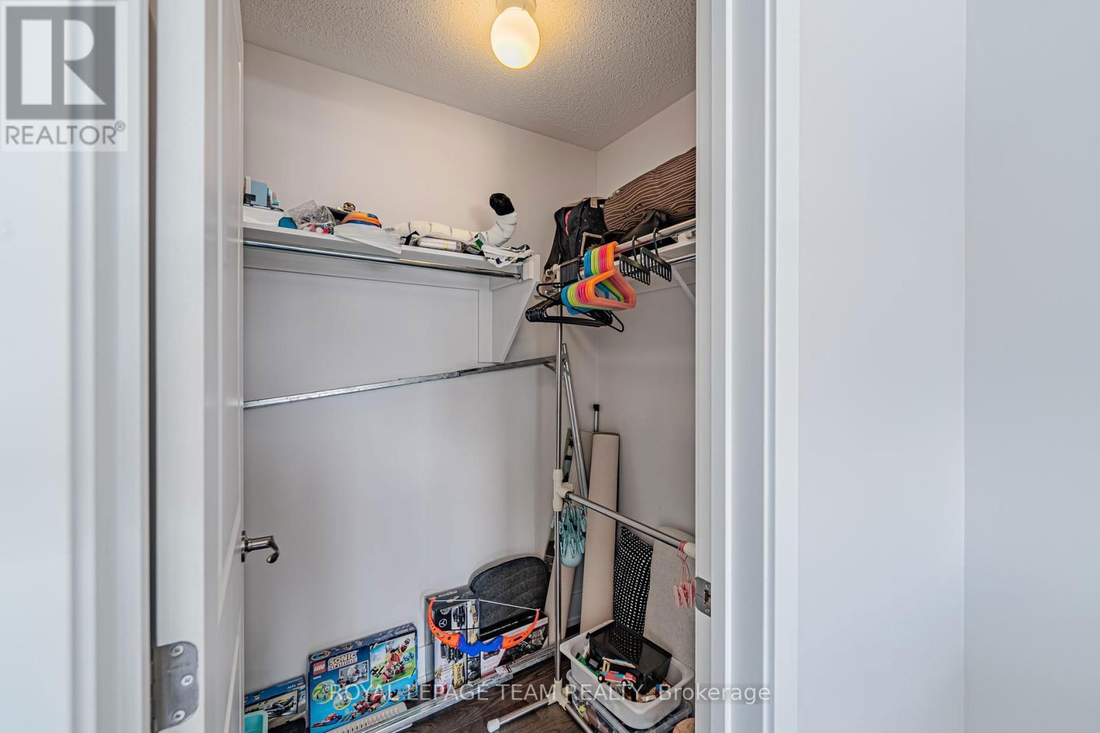 863 MOONRISE TERRACE Image 38