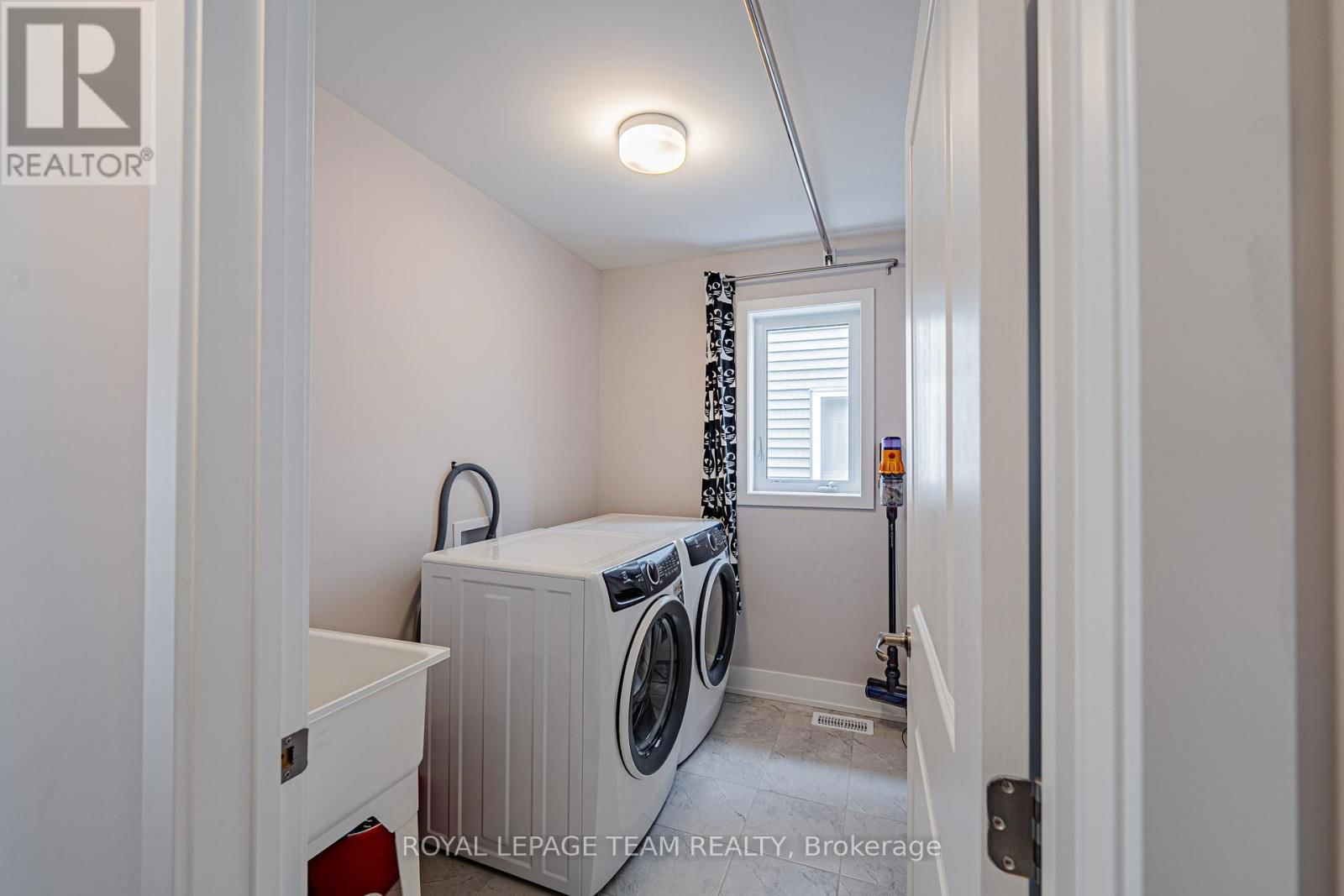 863 MOONRISE TERRACE Image 45