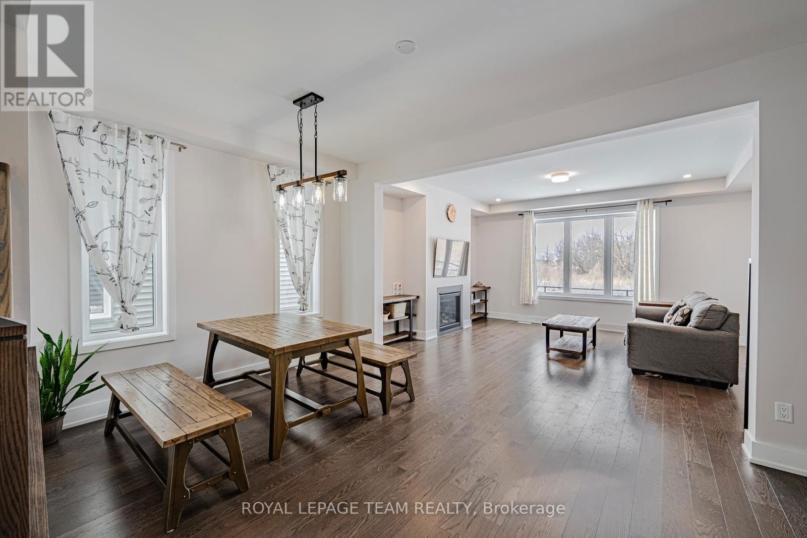 863 MOONRISE TERRACE Image 9