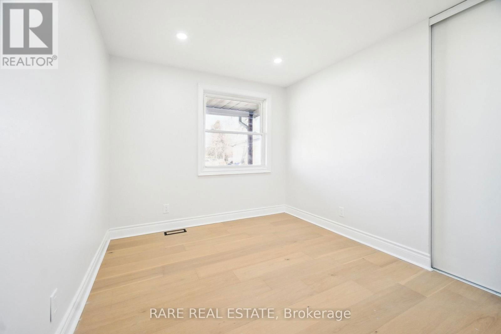 314 LAUGHTON CRESCENT Image 14