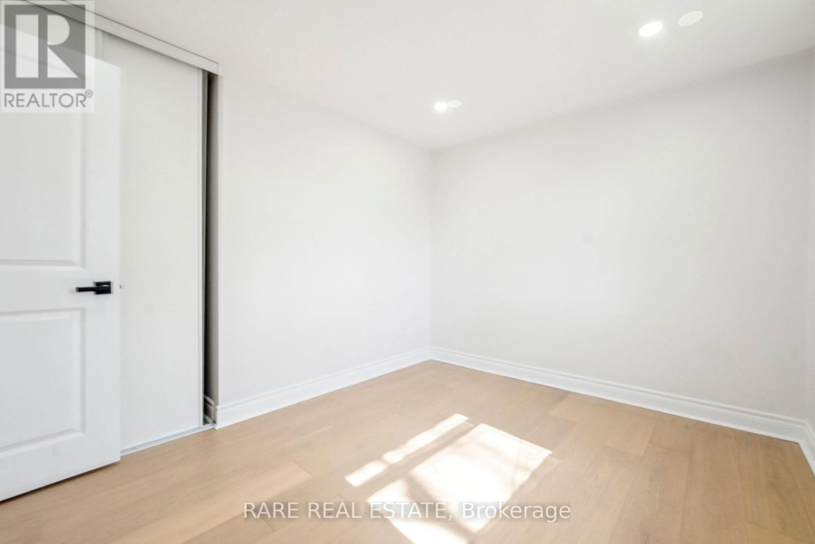 314 LAUGHTON CRESCENT Image 20