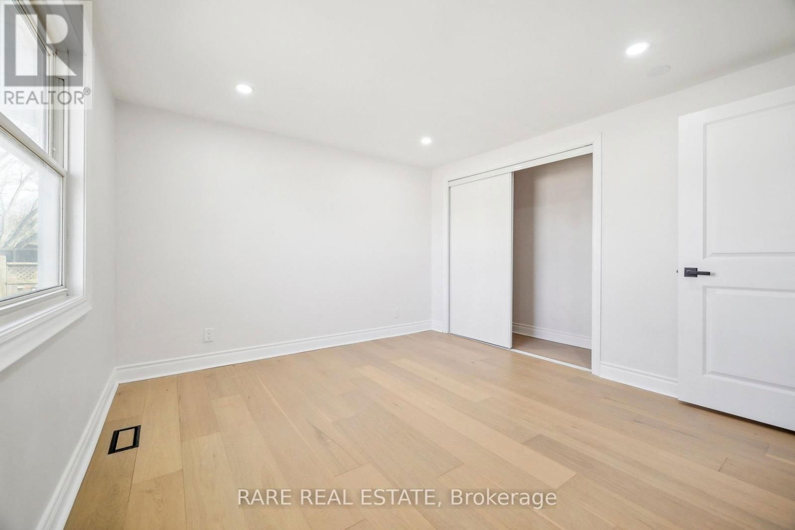 314 LAUGHTON CRESCENT Image 25