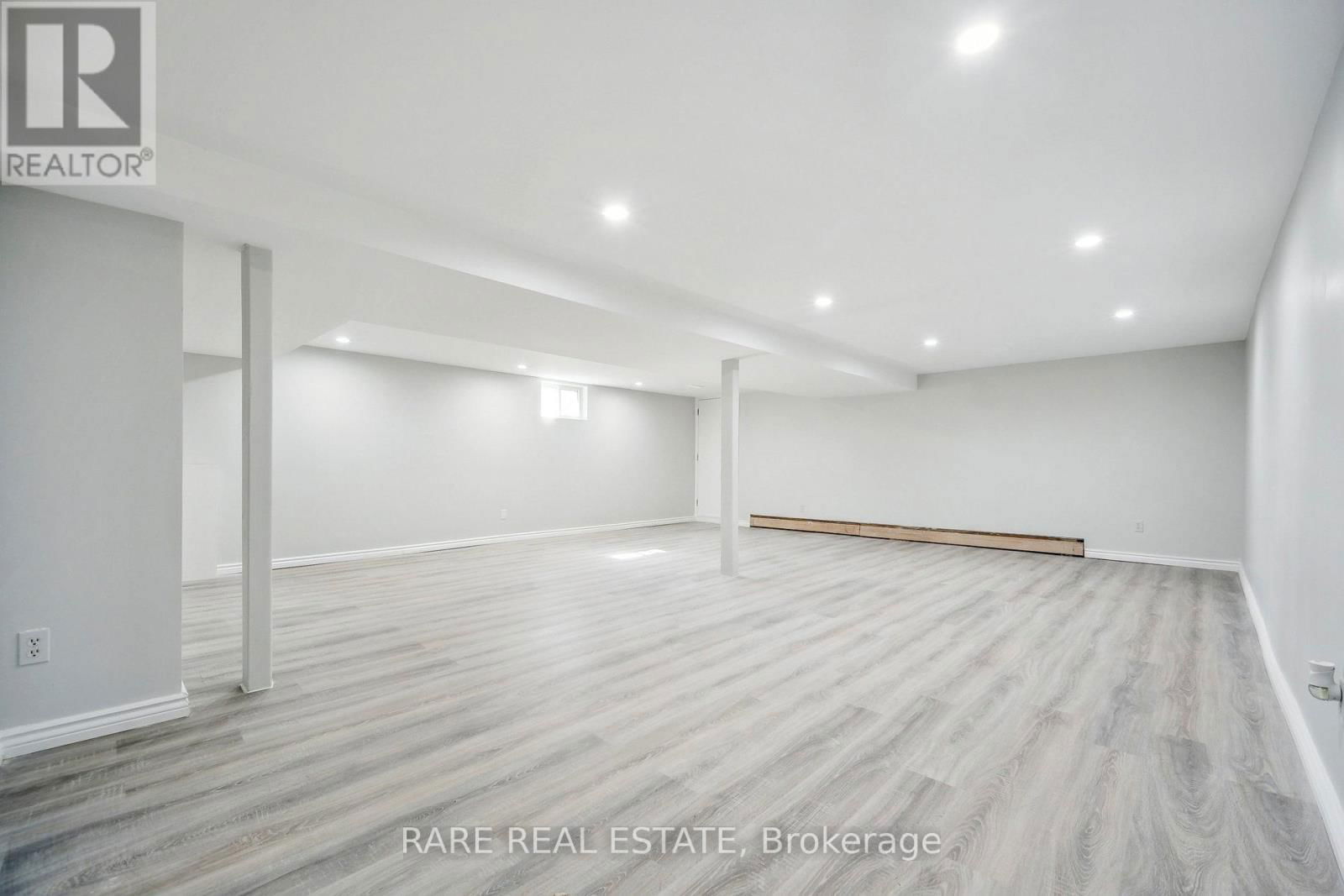 314 LAUGHTON CRESCENT Image 28